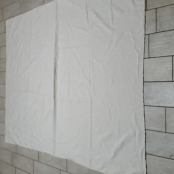 Cream Colored 56.5 inches wide x 69 inches Cloth Tablecloth - Picture 1 of 4